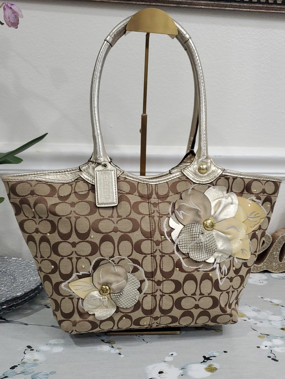 Coach Bleecker Floral Applique Signature Canvas Tote🌼🌻🌸
